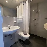 Loewen 3*